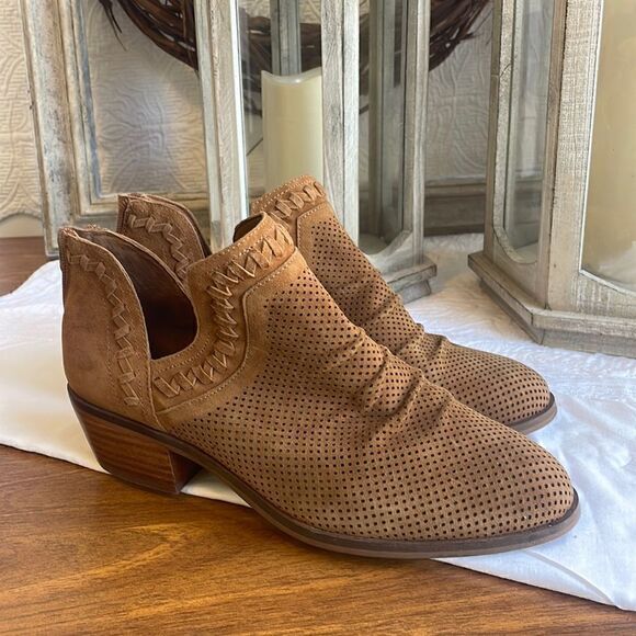 Vince Camuto Shoes Vince Cameo Palmina Perforated Suede Ankle Booties-7W-NWOB - Picture 2 of 15